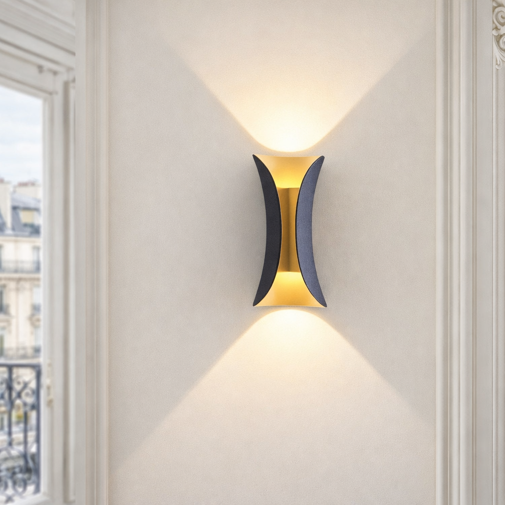 Curved Outdoor LED Wall Lamp – Modern Exterior Lighting