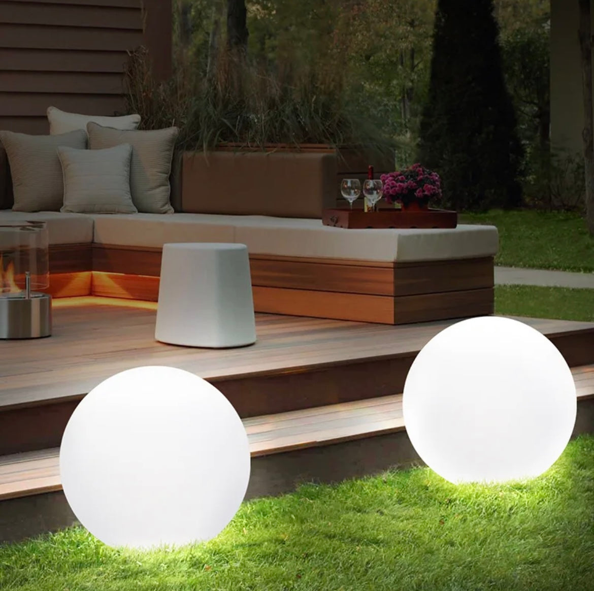 Outdoor LED Garden Globe Light – Modern Landscape Lighting